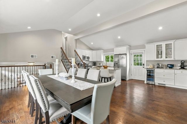 264 Winifred Dr, Totowa Boro, NJ 07512