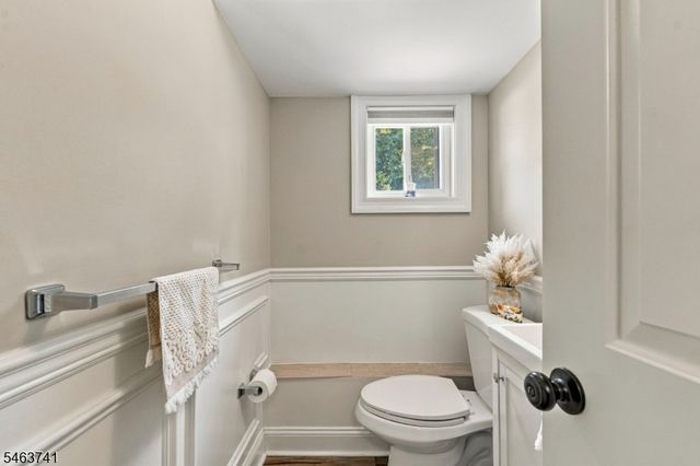 264 Winifred Dr, Totowa Boro, NJ 07512