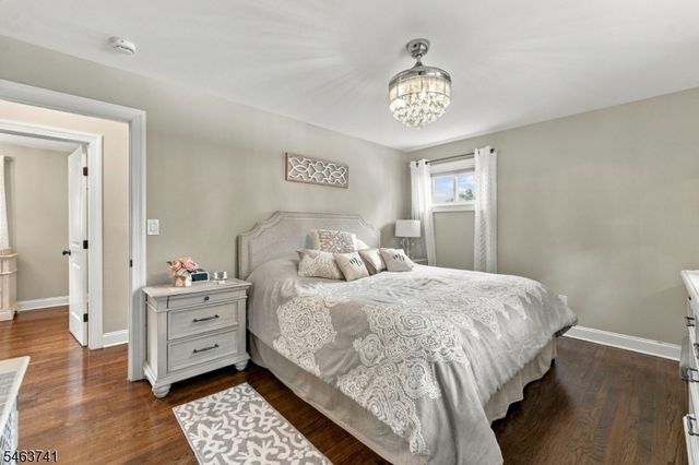 264 Winifred Dr, Totowa Boro, NJ 07512