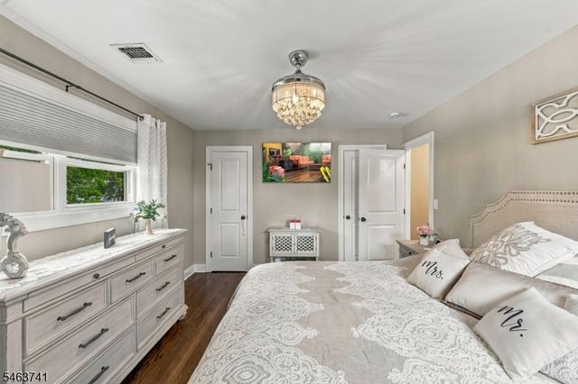 264 Winifred Dr, Totowa Boro, NJ 07512