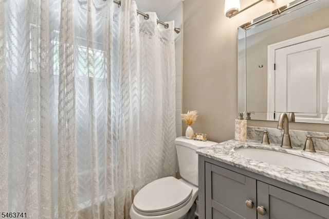 264 Winifred Dr, Totowa Boro, NJ 07512