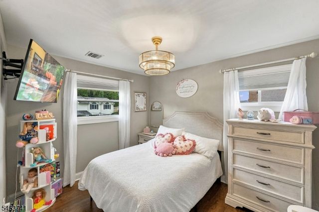 264 Winifred Dr, Totowa Boro, NJ 07512