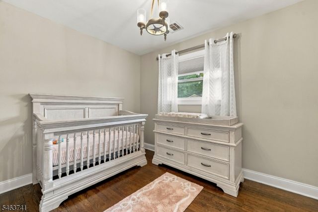 264 Winifred Dr, Totowa Boro, NJ 07512