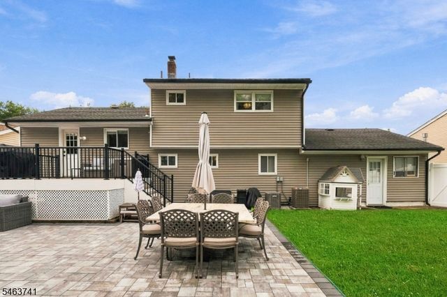 264 Winifred Dr, Totowa Boro, NJ 07512