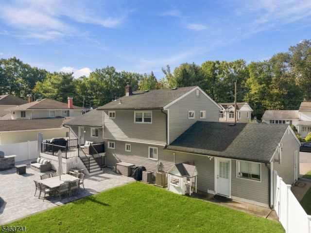 264 Winifred Dr, Totowa Boro, NJ 07512