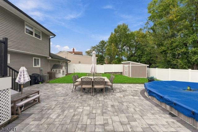 264 Winifred Dr, Totowa Boro, NJ 07512