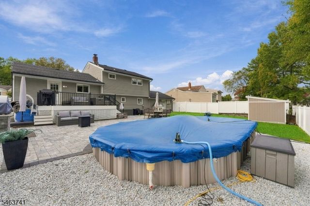 264 Winifred Dr, Totowa Boro, NJ 07512