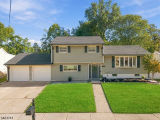 264 Winifred Dr, Totowa Boro, NJ 07512