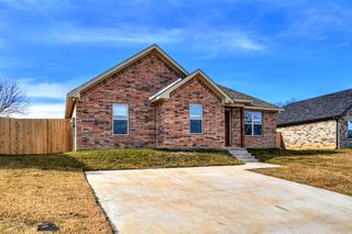 925 N Barrett Avenue, Denison, TX 75020