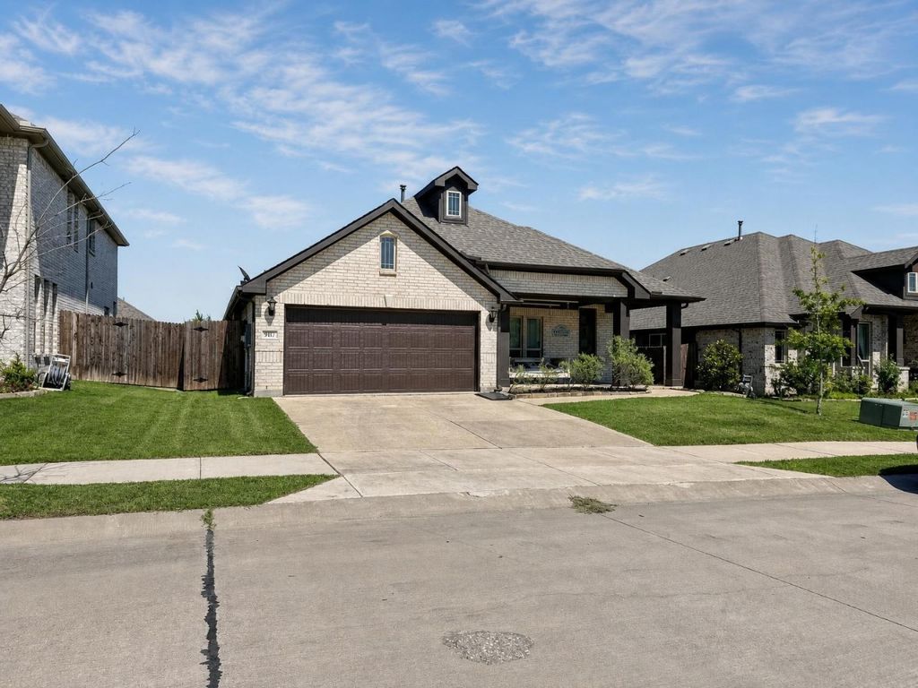 9117 Amistad Lane, Denton, TX 76226