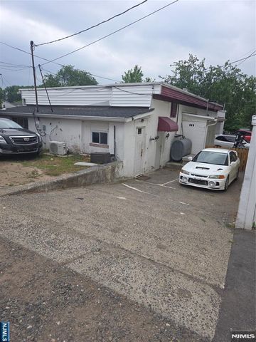 413 River Dale, Garfield, NJ 07026