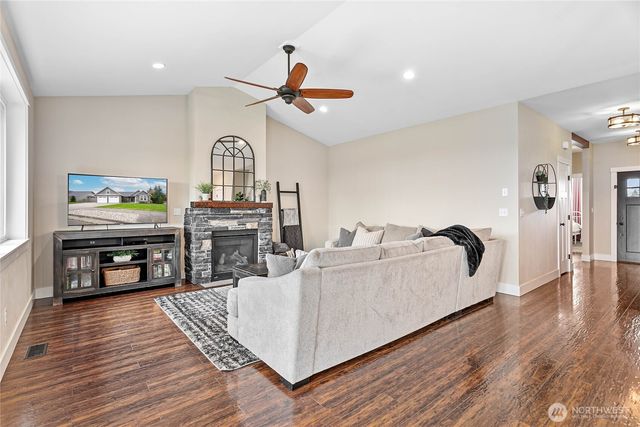 715 Red Maple Loop, Everson, WA 98247