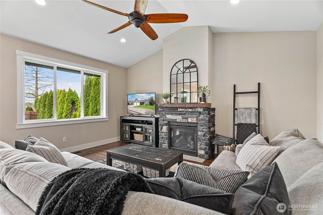 715 Red Maple Loop, Everson, WA 98247