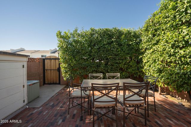 4009 E CAMPBELL Avenue, Phoenix, AZ 85018