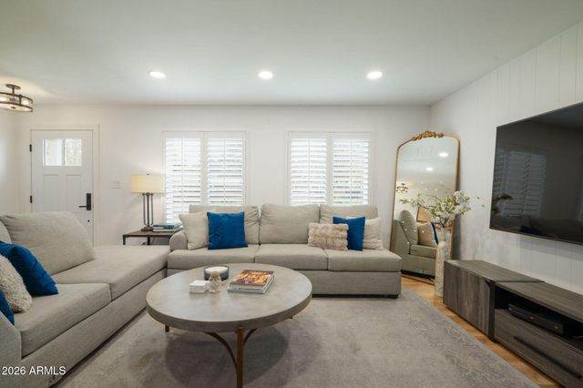 4009 E CAMPBELL Avenue, Phoenix, AZ 85018