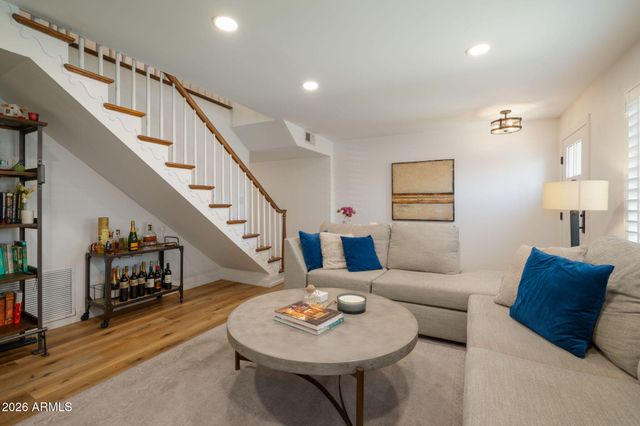 4009 E CAMPBELL Avenue, Phoenix, AZ 85018