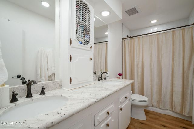 4009 E CAMPBELL Avenue, Phoenix, AZ 85018