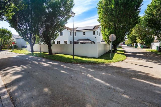 14027 SW 274th Ter, Homestead, FL 33032