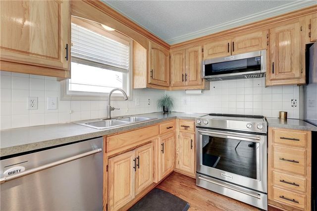 21475 W 121st Street, Olathe, KS 66061