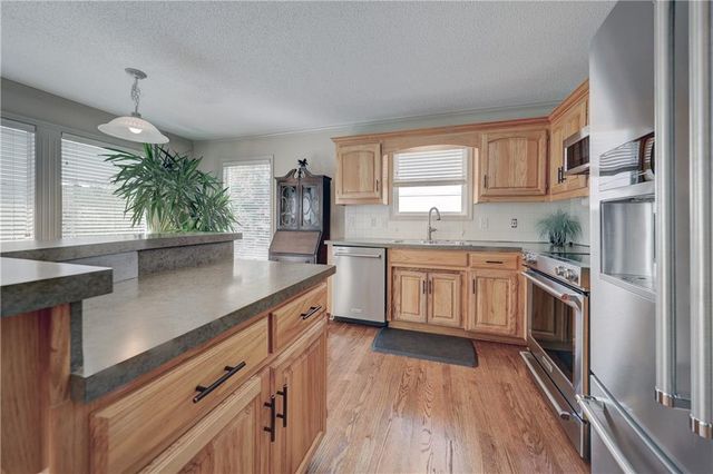 21475 W 121st Street, Olathe, KS 66061