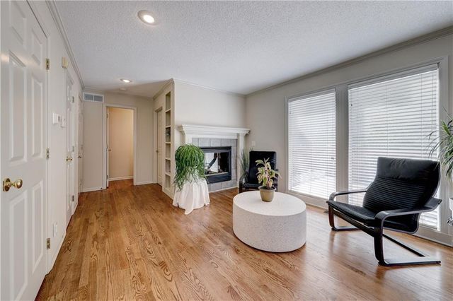 21475 W 121st Street, Olathe, KS 66061