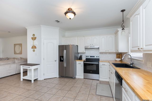 33827 Perkins Crossing Rd, Walker, LA 70785