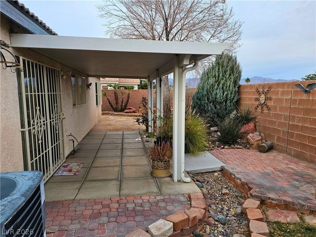 5932 Crestmont Drive, North Las Vegas, NV 89031