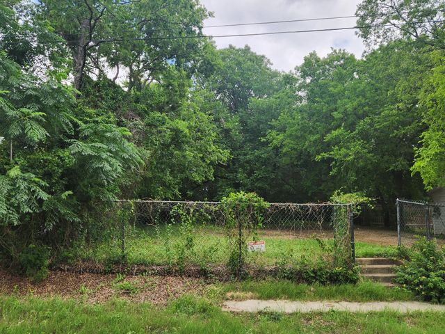 115 E Pembroke Avenue, Dallas, TX 75203