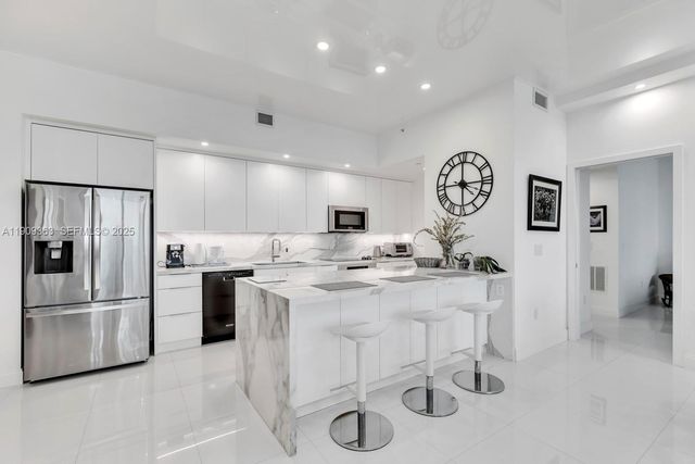 3131 NE 188th Street 2-1004, Aventura, FL 33180