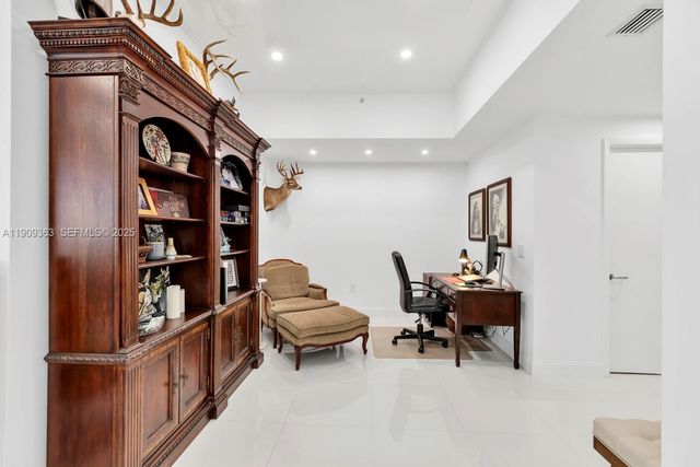 3131 NE 188th Street 2-1004, Aventura, FL 33180