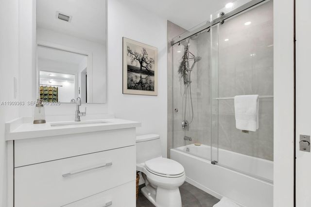 3131 NE 188th Street 2-1004, Aventura, FL 33180