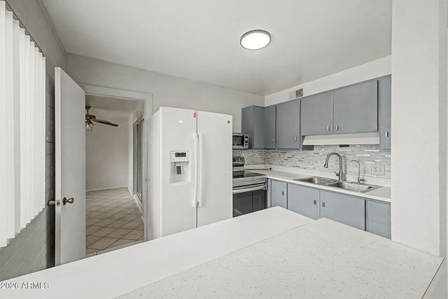2549 W Rose Lane A-113, Phoenix, AZ 85017