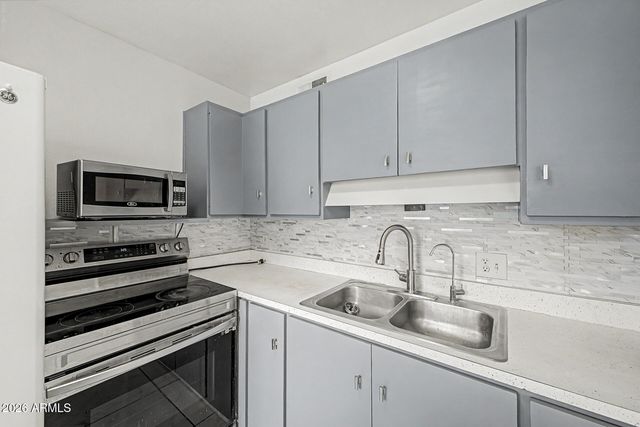 2549 W Rose Lane A-113, Phoenix, AZ 85017