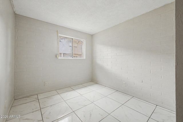 2549 W Rose Lane A-113, Phoenix, AZ 85017
