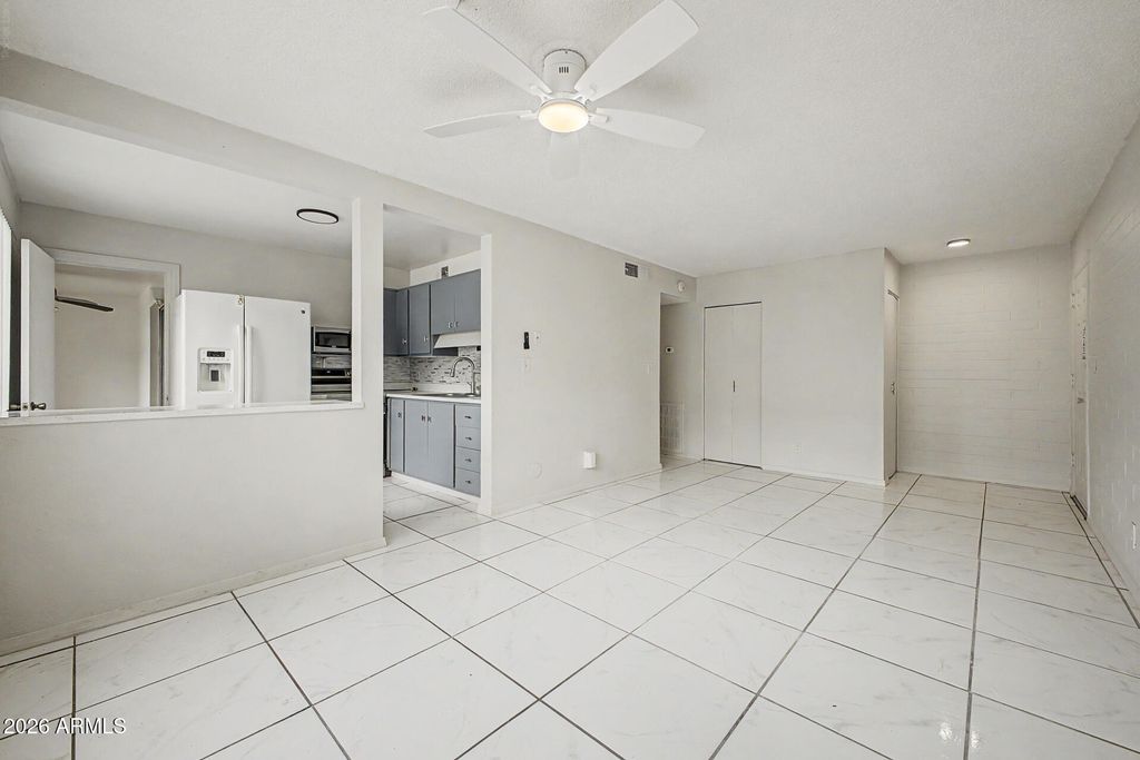 2549 W Rose Lane A-113, Phoenix, AZ 85017