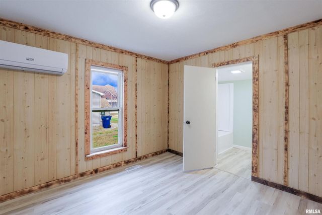 506 W POPLAR Street, West Frankfort, IL 62896