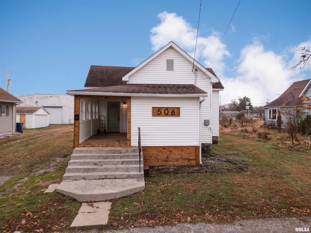 506 W POPLAR Street, West Frankfort, IL 62896