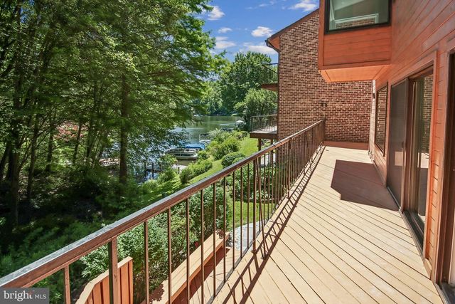 2121 CABOTS POINT LN, Reston, VA 20191