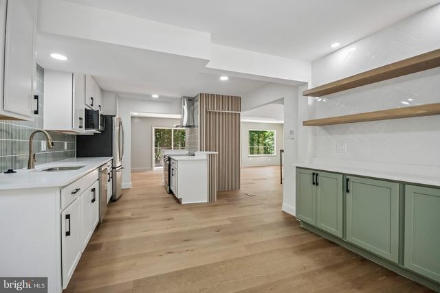 2121 CABOTS POINT LN, Reston, VA 20191