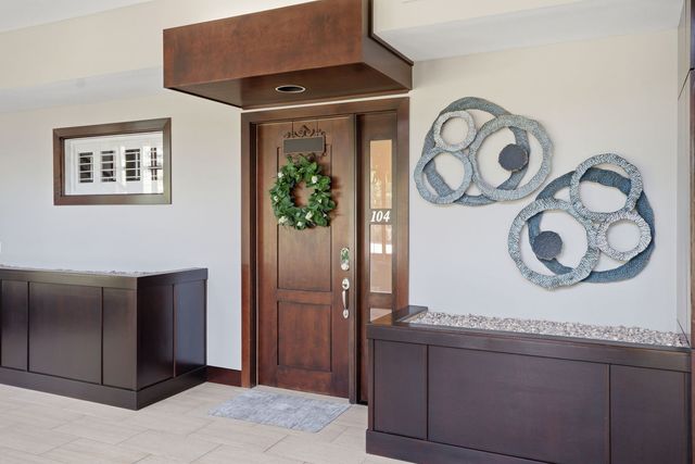 6215 Utica Ridge Road 104, Davenport, IA 52807