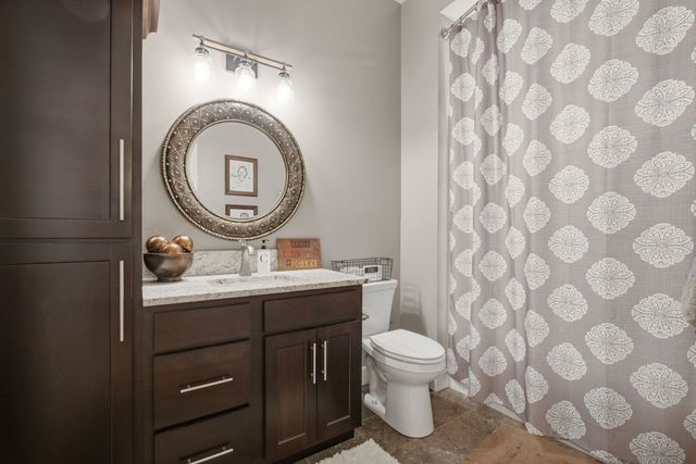 6215 Utica Ridge Road 104, Davenport, IA 52807