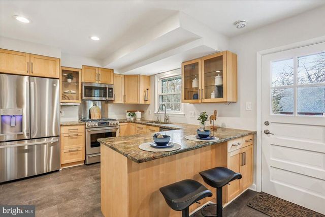 11011 MONTROSE AVE, Garrett Park, MD 20896