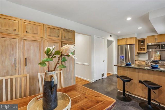 11011 MONTROSE AVE, Garrett Park, MD 20896