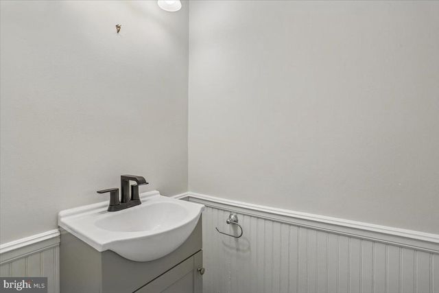 11011 MONTROSE AVE, Garrett Park, MD 20896