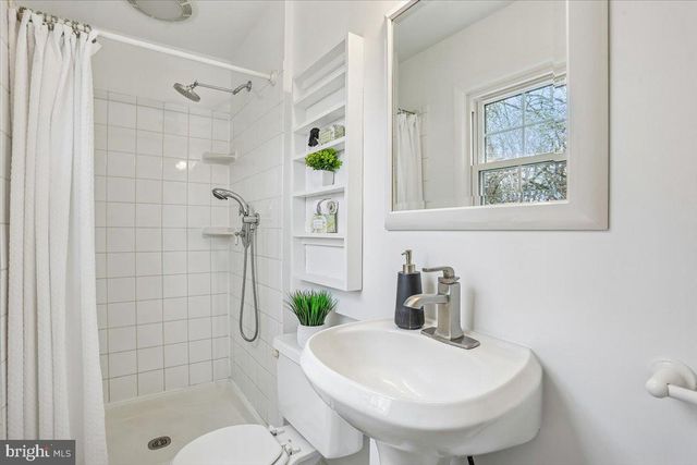 11011 MONTROSE AVE, Garrett Park, MD 20896