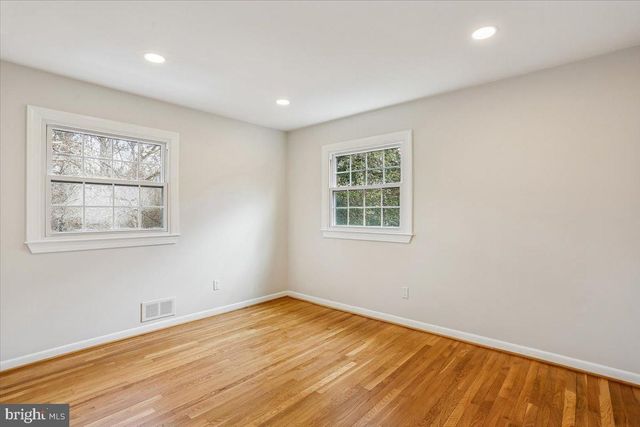 11011 MONTROSE AVE, Garrett Park, MD 20896