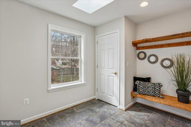 11011 MONTROSE AVE, Garrett Park, MD 20896