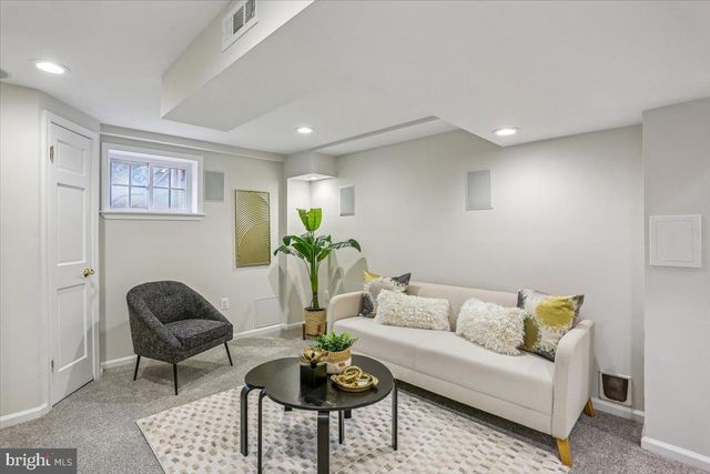 11011 MONTROSE AVE, Garrett Park, MD 20896