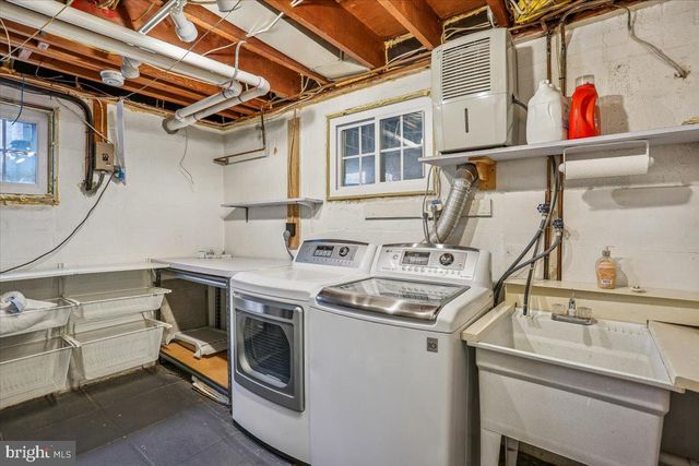 11011 MONTROSE AVE, Garrett Park, MD 20896