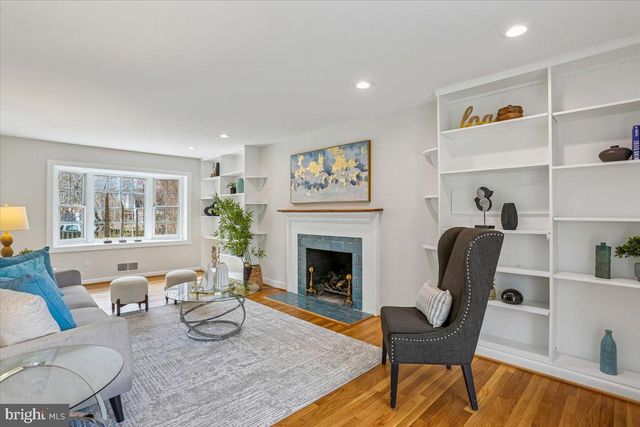 11011 MONTROSE AVE, Garrett Park, MD 20896